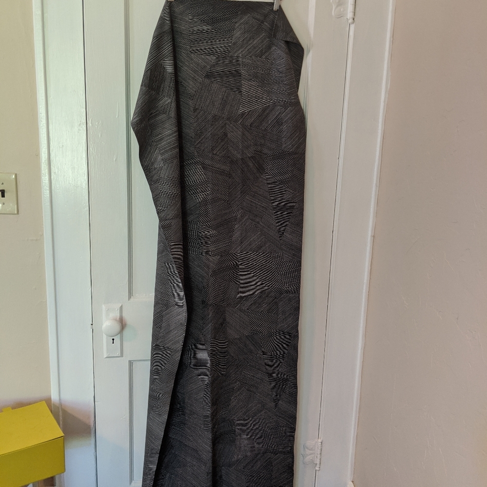 Lululemon The Towel, black/white pattern